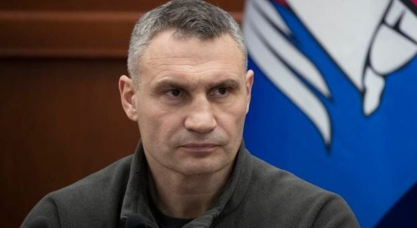 Опалення у 3260 будинках Києва досі нема: Кличко сказав, коли їм повернуть тепло