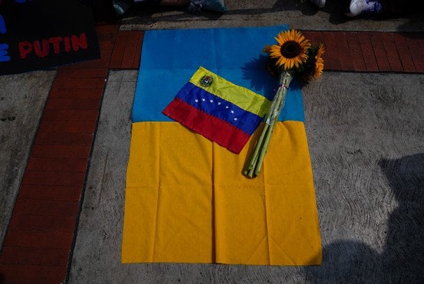 Союзники збираються в Парижі, але Трамп зайнятий Мадуро: що це означає для України