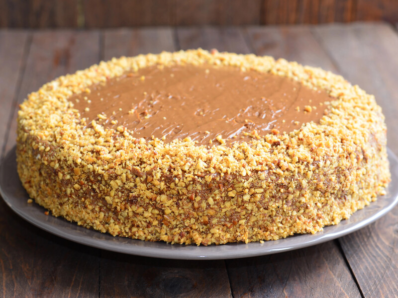 Приготуйте цей десерт без духовки й міксера, коли немає світла. Рецепт божественного вафельного торта