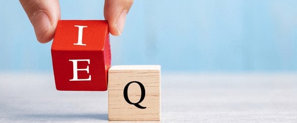 Які ознаки вказують на низький емоційний інтелект