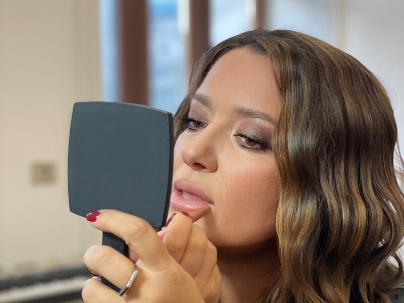 Могилевська із сім'єю покинула Україну. На неї чекає знайомство з донькою й онуком її чоловіка