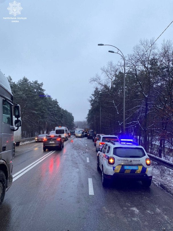 В Києві сталася масова ДТП з 13 авто: де ускладнений рух (фото)