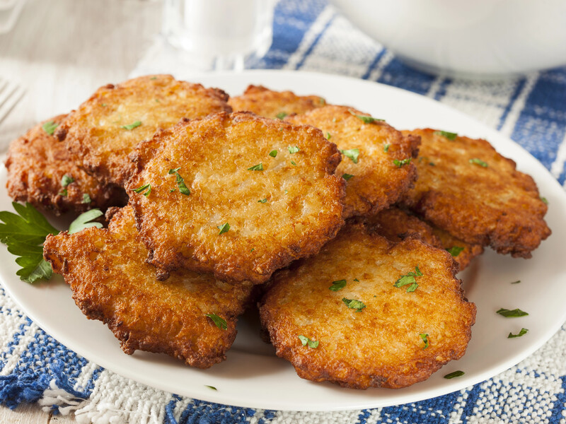 Додайте це до тертої картоплі – й отримаєте неймовірно смачні деруни без смаження. Рецепт