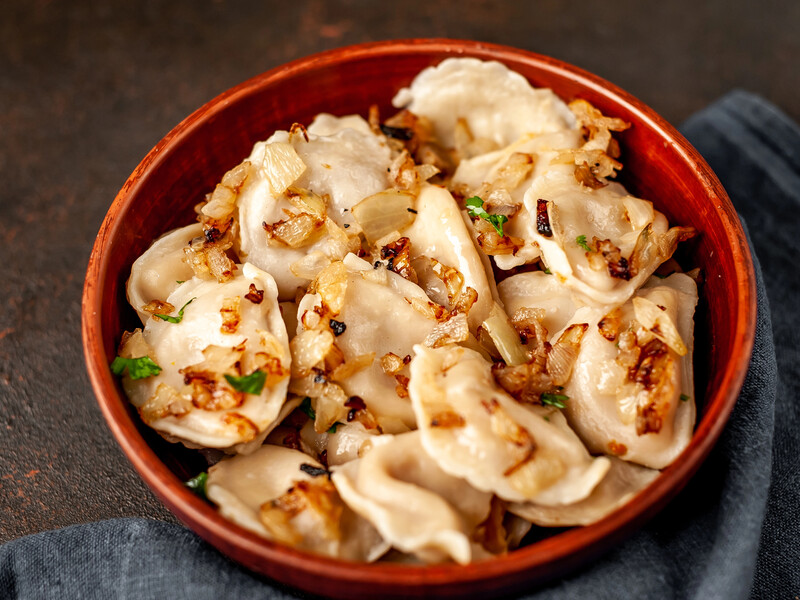 Під час замісу тіста додайте це – й вареники вийдуть дуже пухкими і смачними. Універсальний рецепт