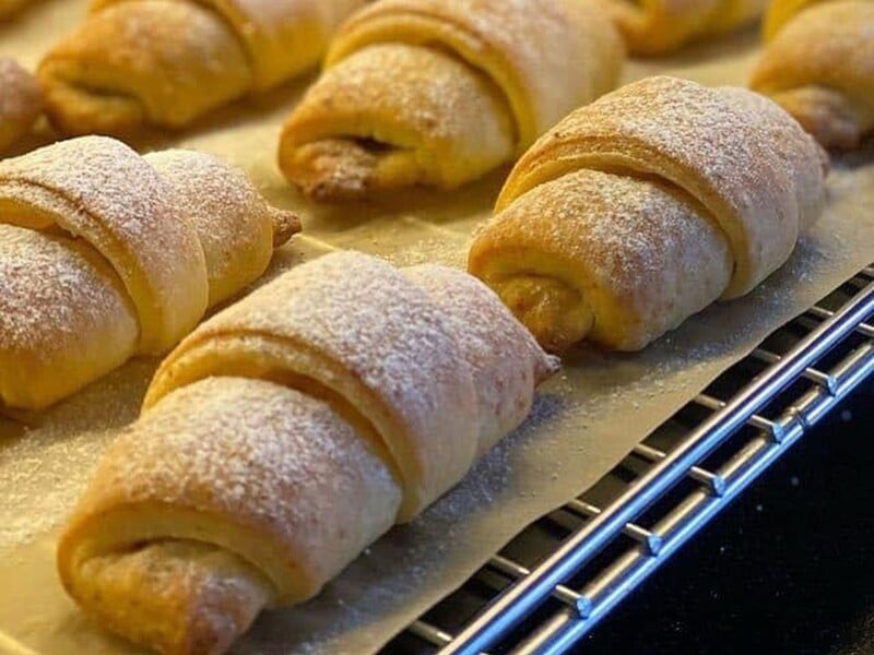 Змішайте це з маслом – і вийдуть божественні рогалики до чаю. Рецепт дивовижного тіста