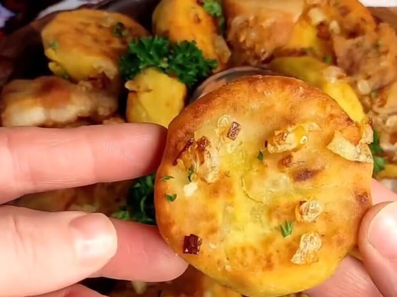 Приготуйте горохляники – ситні й смачні оладки з горохового пюре. Старовинний рецепт української страви