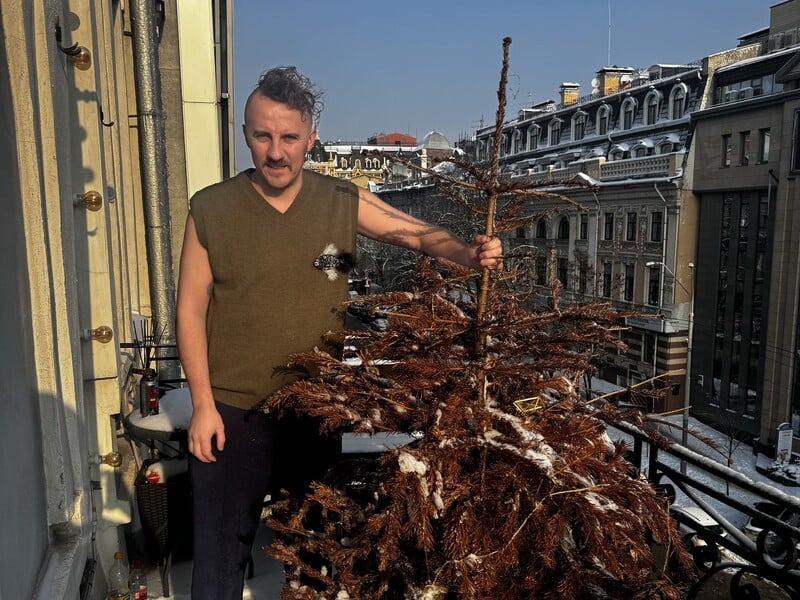 Клопотенко відкрив у своїй квартирі "пункт незламності". Як відреагувала на це його наречена