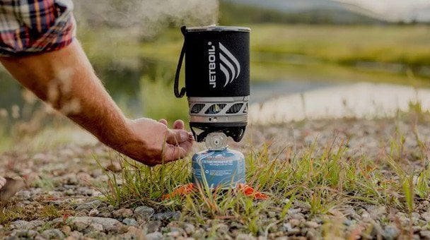 Як готувати їжу під час відключень світла та води — поради від ДСНС та експертів