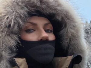 Нікітюк показала, як відпочиває в Карпатах разом із нареченим і їхнім шестимісячним сином