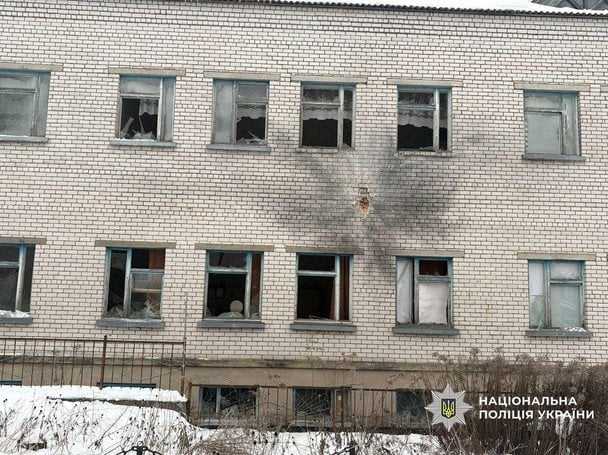 Вибухи на Чернігівщині: росіяни вгатили по школі