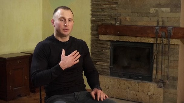 “Бояться і не хочуть”: волонтер шокував, чому чоловіки не хочуть виїжджати з “червоної зони”