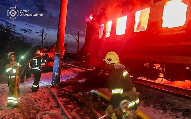 Атака РФ по пасажирському потягу на Харківщині: кількість загиблих зросла (відео)