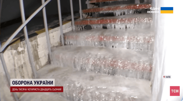 Жахіття на Печерську у Києві: висотку тиждень топить окропом — відео з місця події