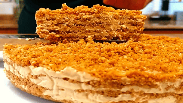 15 хвилин — і торт готовий: без духовки, без зайвих інгредієнтів, але зі смаком "як із кондитерської" 15 хвилин — і торт готовий: без духовки, без зайвих інгредієнтів, але зі смаком "як із кондитерської"