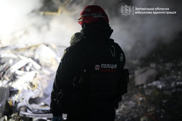Росіяни вдарили по житлових кварталах Запоріжжя: є загиблі