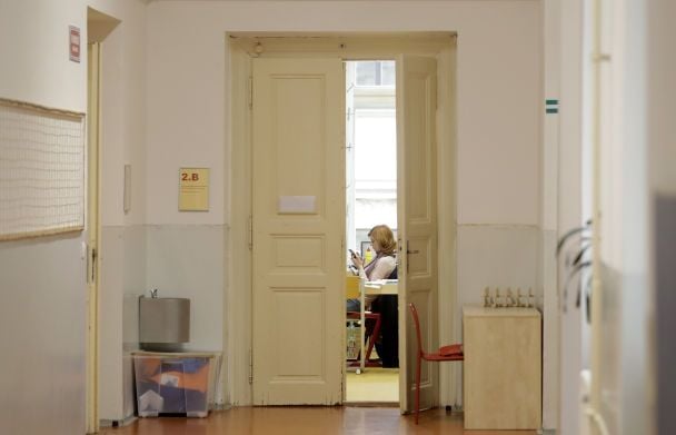 Морози зірвали навчання?: де тривають канікули, де - дистанційка, а де учні повернулися за парти