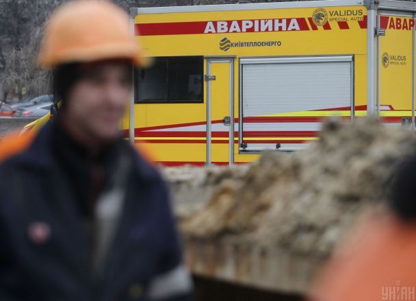 Дніпро залило олією після удару дронів: очільник міста попередив про перекриття доріг