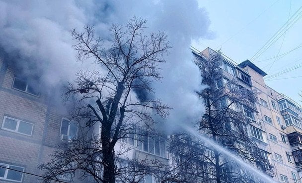 Масштабна пожежа у Києві: двоє людей загинули (фото)