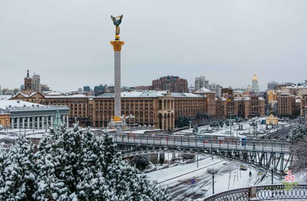 "А ми думали, що це приліт": хто і навіщо демонтує кіоски у центрі Києва (фото, відео)