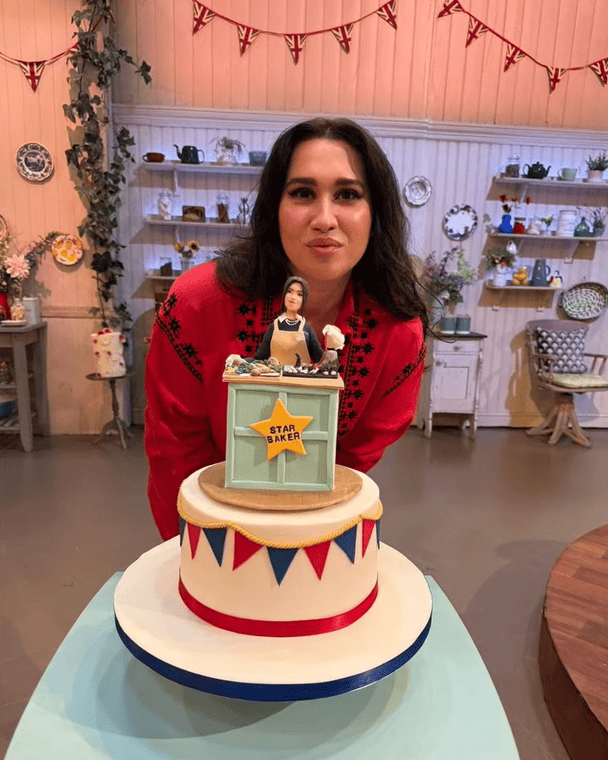 Торт у формі України приніс українці перемогу на британському Bake Off — деталі