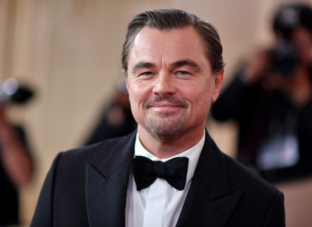 Леонардо Ді Капріо вивів 82-річну маму на публіку й підкорив її елегантним виглядом