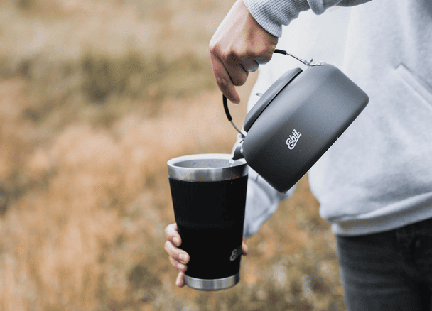 Чоловік помер після тривалого використання термочашки: що сталося