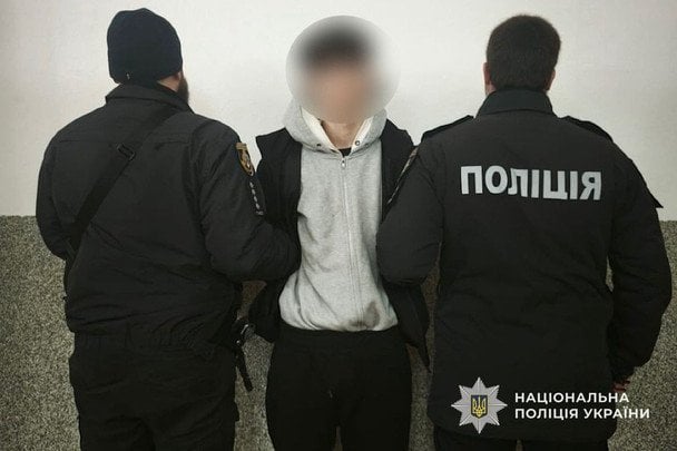 У Дніпрі двоє неповнолітніх жорстоко розправилися з військовим: чоловік у важкому стані