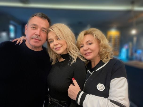 Аліна Гросу шокувала, як її виховували в дитинстві: "Батько кричав, мама лупила"