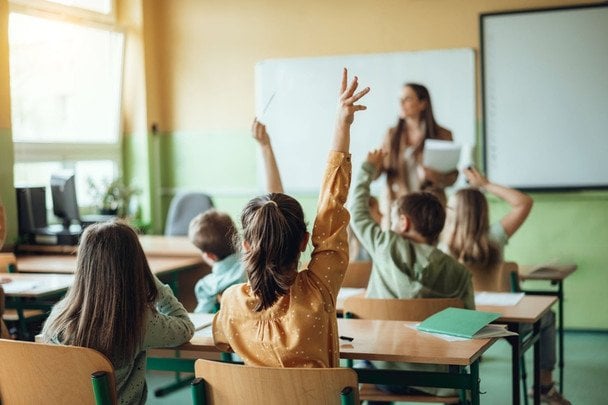 Берестечко в стилі Тарантіно: вчитель історії показав "шедевральні" відповіді учнів на контрольних