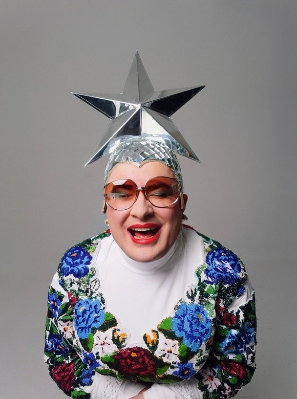 Вєрка Сердючка у рясі священника й мама-"лелека": зірки насмішили своїми образами після нацвідбору