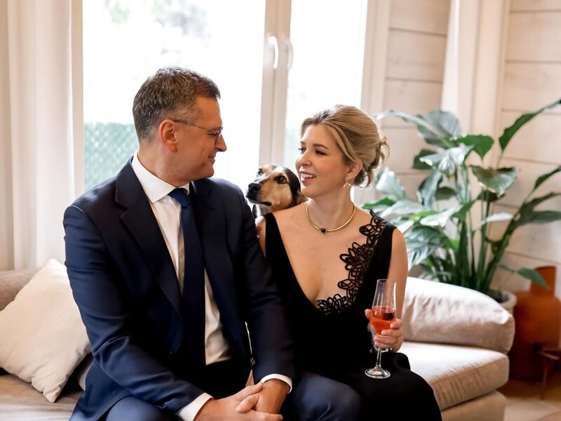 Кулеба після заклику Павелецької грітися вібраторами показав, хто насправді гріє його в ліжку