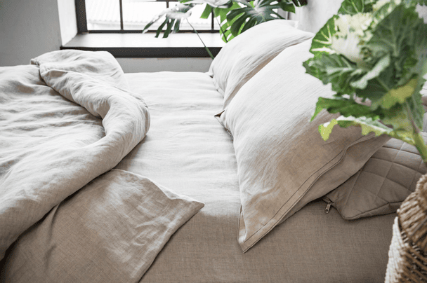 Чому свіжовипрана білизна має затхлий запах: приховані причини