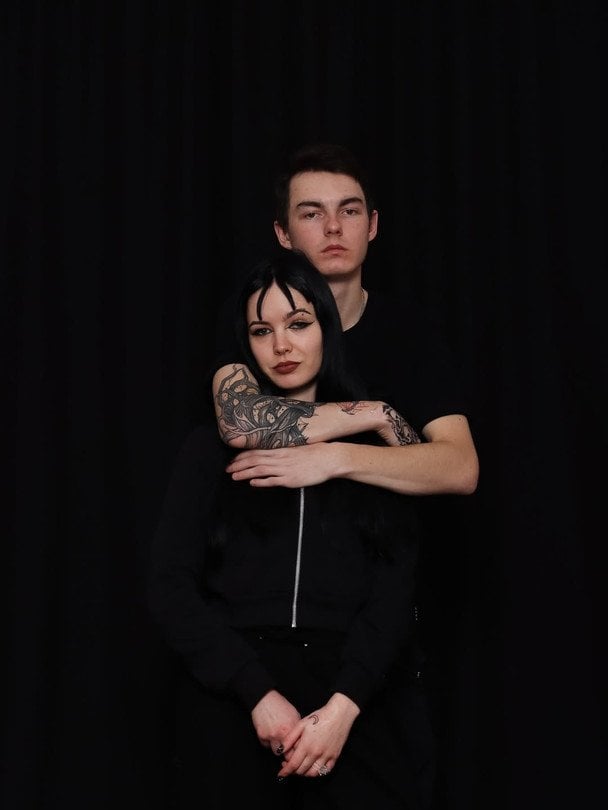 Відома українська співачка розсекретила свої стосунки з 22-річним військовим і показала його