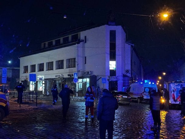 Два потужні вибухи прозвучали у Львові: що відомо про постраждалих (відео) Два потужні вибухи прозвучали у Львові: що відомо про постраждалих (відео)