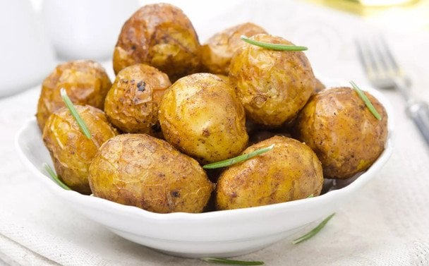 Навіщо їсти картоплю у мундирах: калорійність продукту, чим він корисний