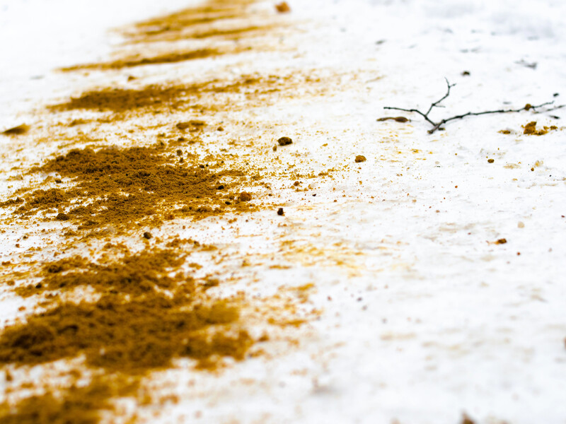 Розсипте це на подвір'ї – і льодова кірка зникне