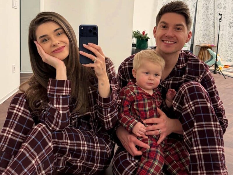 "Стільки безсовісних баришень розвелося". Дружина Остапчука розповіла, чому ревнує свого чоловіка "Стільки безсовісних баришень розвелося". Дружина Остапчука розповіла, чому ревнує свого чоловіка