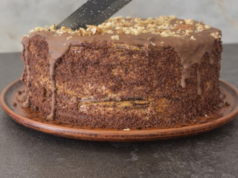 "Ніхто не повірив, що цей торт готується на сковороді". Рецепт дуже смачного десерту без духовки