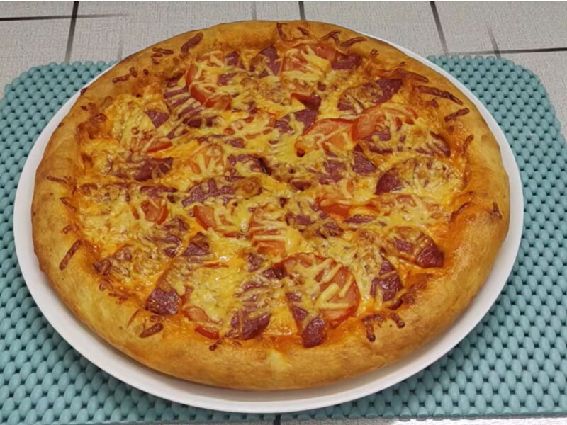 Замісіть тісто за цими пропорціями – і піца буде з ніжними й золотистими бортиками. Ідеальний рецепт