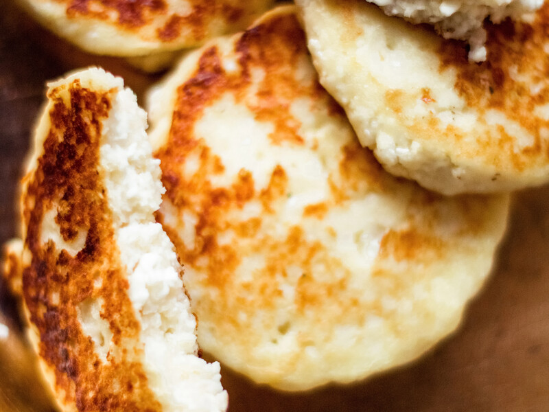 Додайте це в тісто – і божественні сирники вийдуть ніжними й м'якими всередині. Ідеальний рецепт