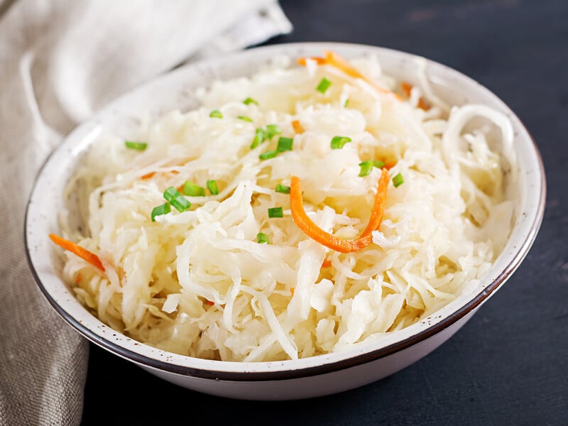 Змішайте це з квашеною капустою – і отримаєте дуже смачний салат до вечері. Швидкий варіант