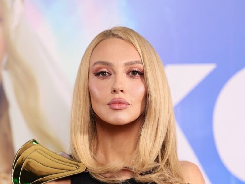 Полякова заявила, що після того, як її "нещадно побив" Плутон, вона стала особистістю