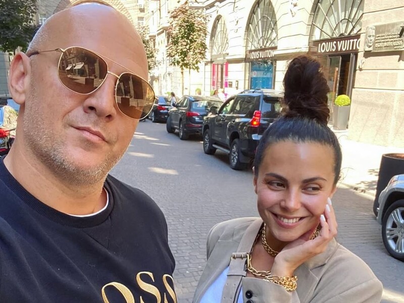 Потап і далі співає російською. Шоумен показав, ким замінив Каменських у пісні "Стиль собачки"