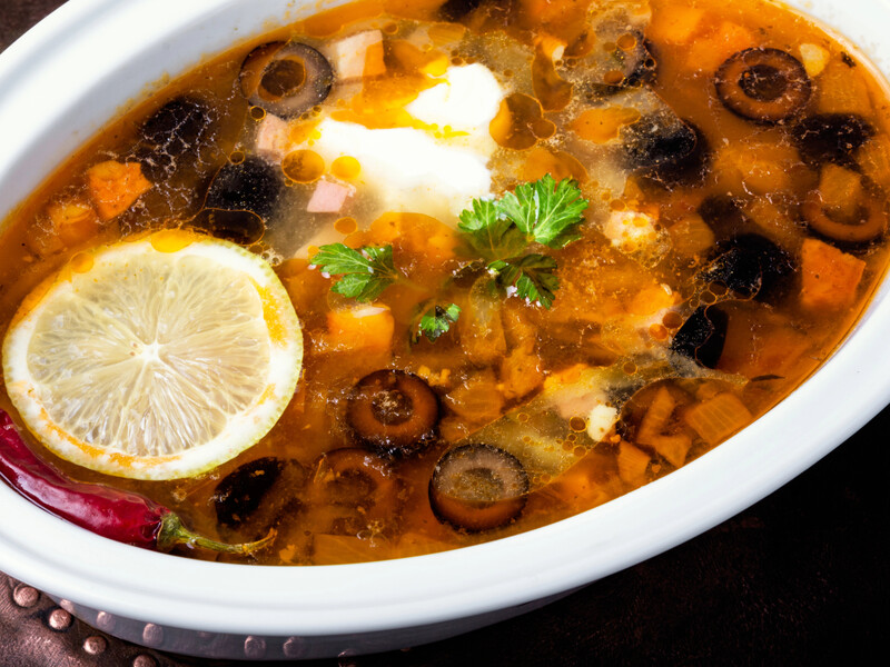 Цей насичений суп із копченим ароматом вам захочеться варити постійно! Скористайтеся рецептом