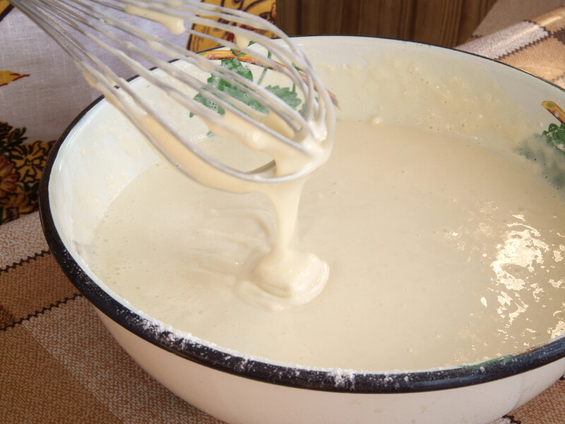 "Якщо яйця маленькі – беріть чотири". Рецепт тіста, з якого виходять дуже смачні й тонкі млинці