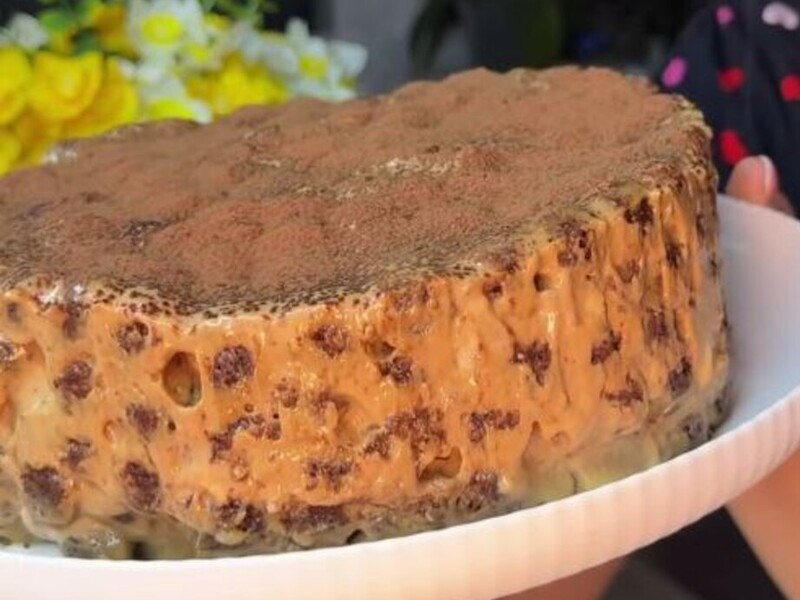 Якщо хочете приготувати дуже смачний торт за 10 хвилин із чотирьох продуктів – запишіть цей рецепт