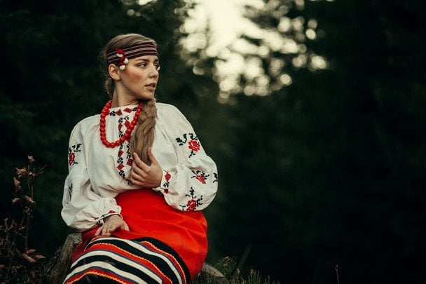 День української жінки 2026: найкрасивіші привітання у картинках, які підкорять серце