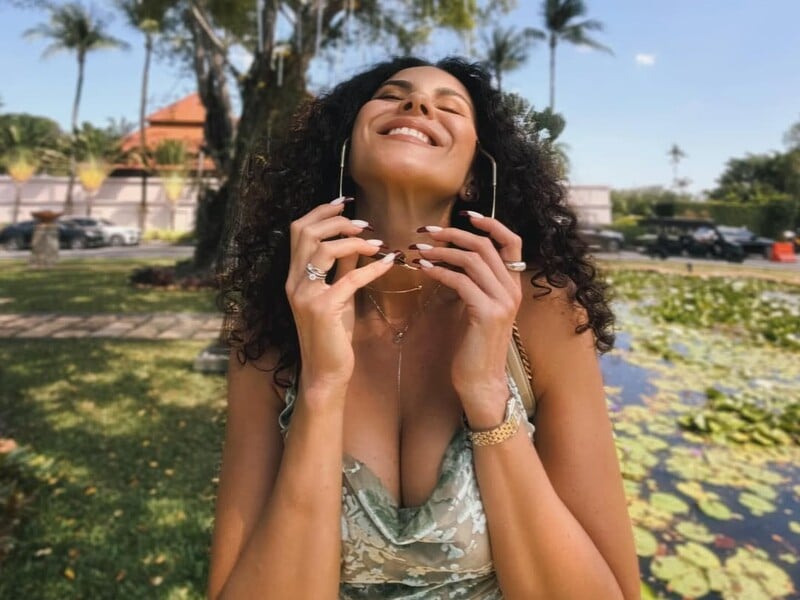 "Не можна відкладати щастя на колись". Каменських у сукні-комбінації поміркувала про сенс життя