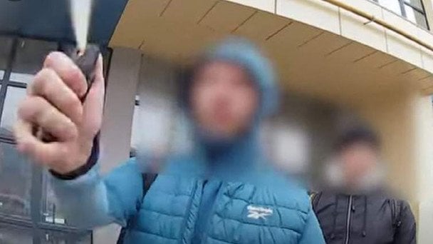 У Львові чоловік запшикав військових ТЦК перцевим балончиком: що з ним було далі (відео)