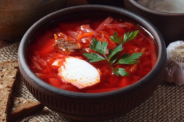 Що першим класти в борщ — картоплю чи капусту: професійні кухарі нарешті дали чітку відповідь